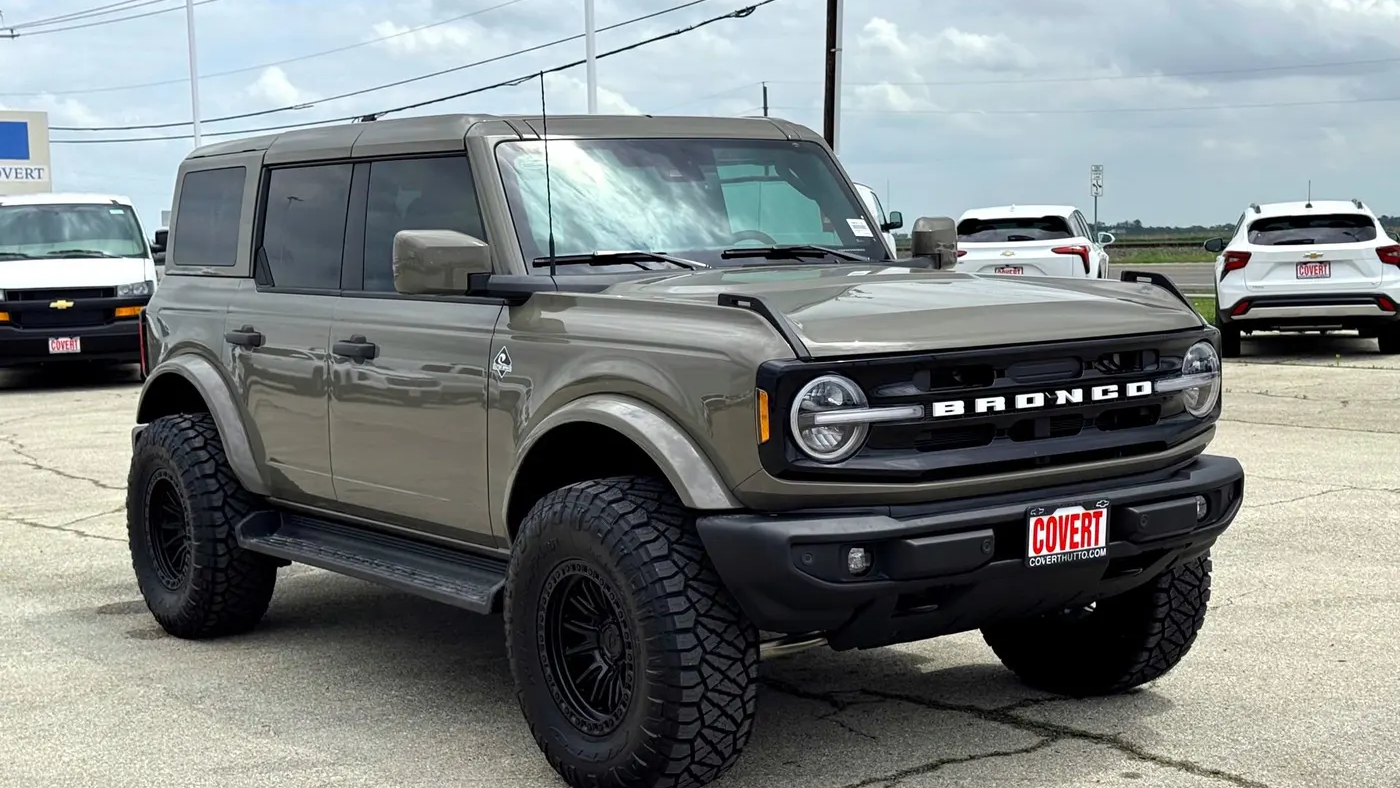 2026 Ford Bronco Outer Banks