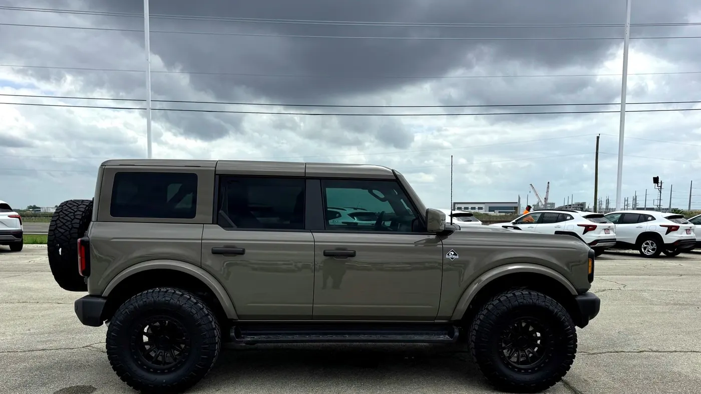 2026 Ford Bronco Outer Banks