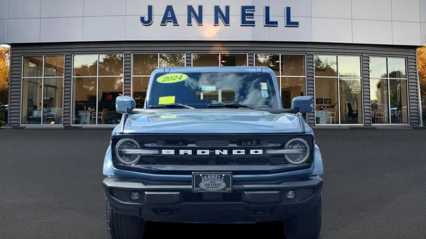 2024 Ford Bronco Outer Banks