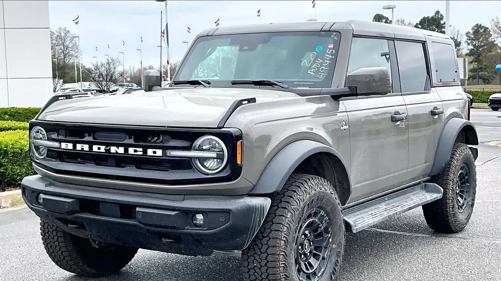2026 Ford Bronco Outer Banks