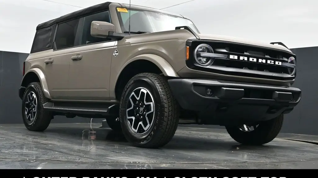 2025 Ford Bronco Outer Banks