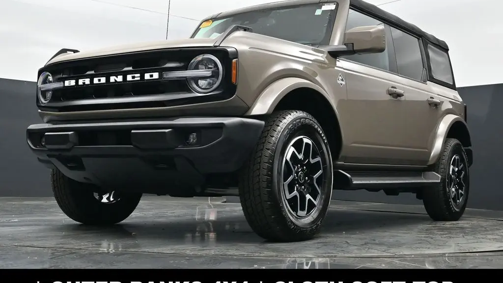 2025 Ford Bronco Outer Banks
