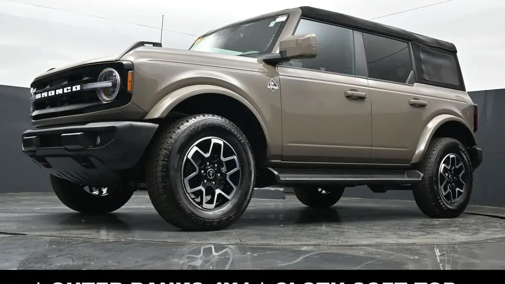 2025 Ford Bronco Outer Banks