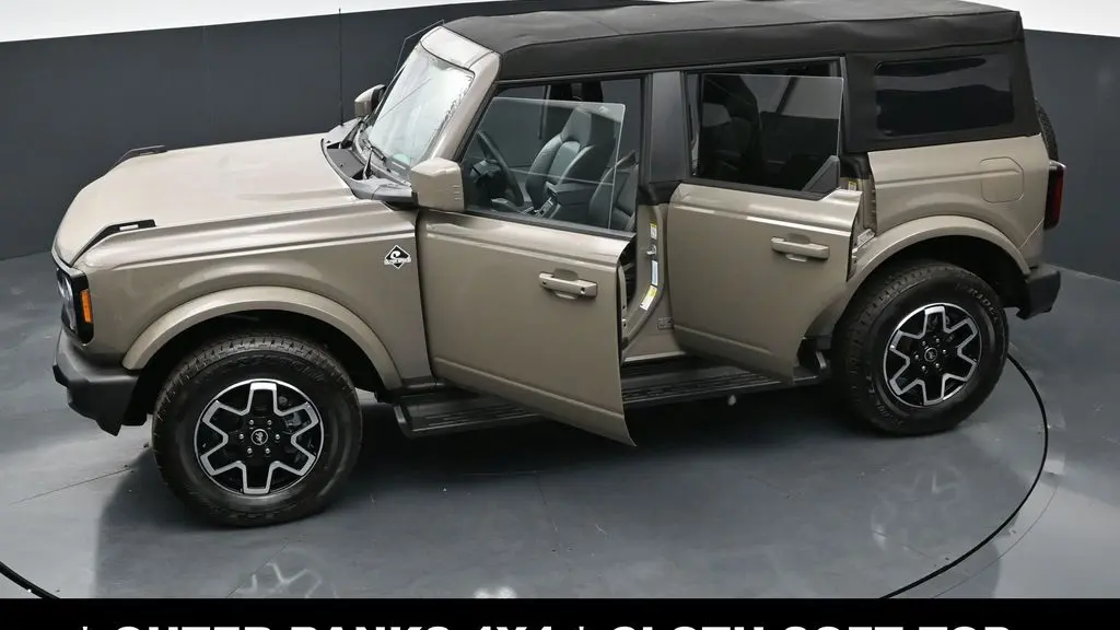 2025 Ford Bronco Outer Banks