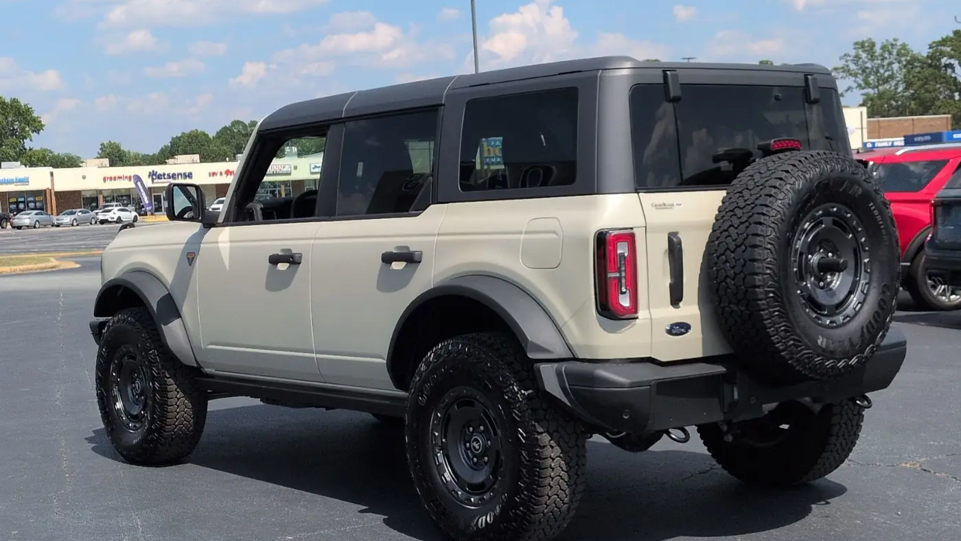 2025 Ford Bronco Badlands