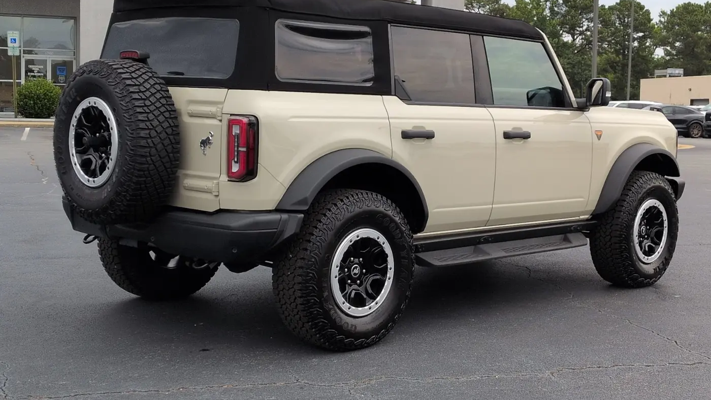 2025 Ford Bronco Badlands