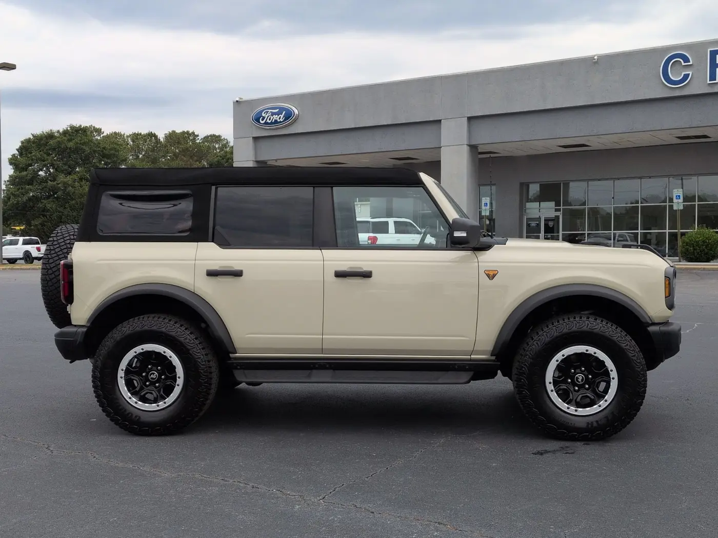2025 Ford Bronco - $52,995