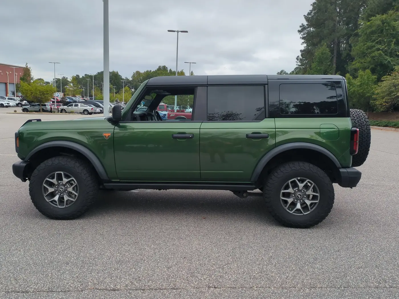 2025 Ford Bronco - $52,874
