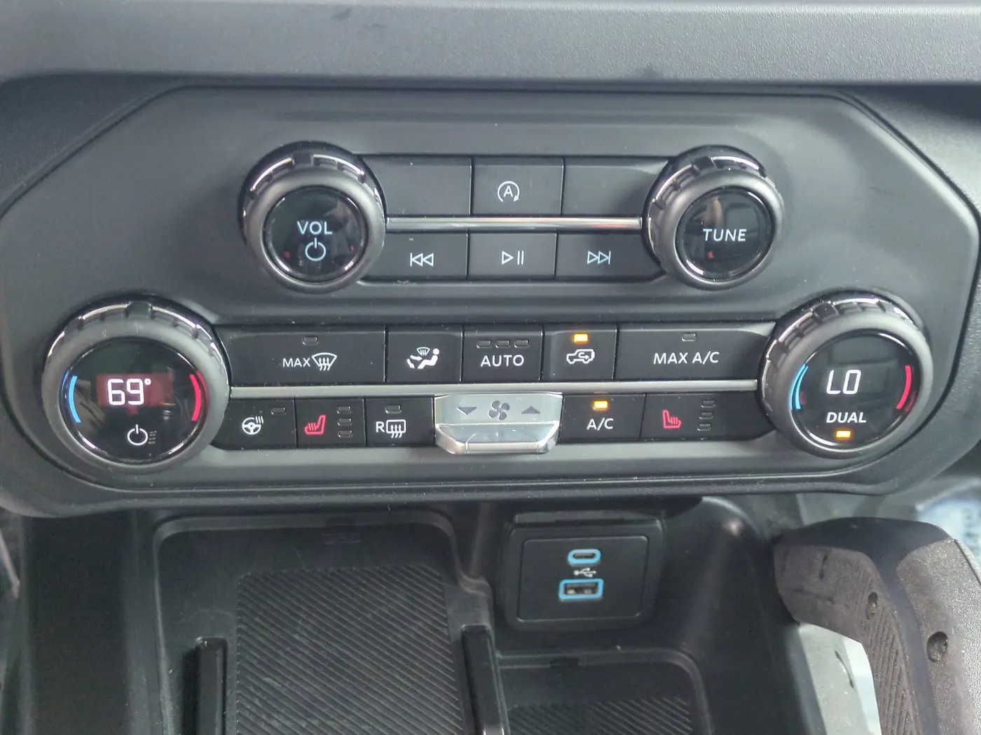 2025 Ford Bronco - $52,874