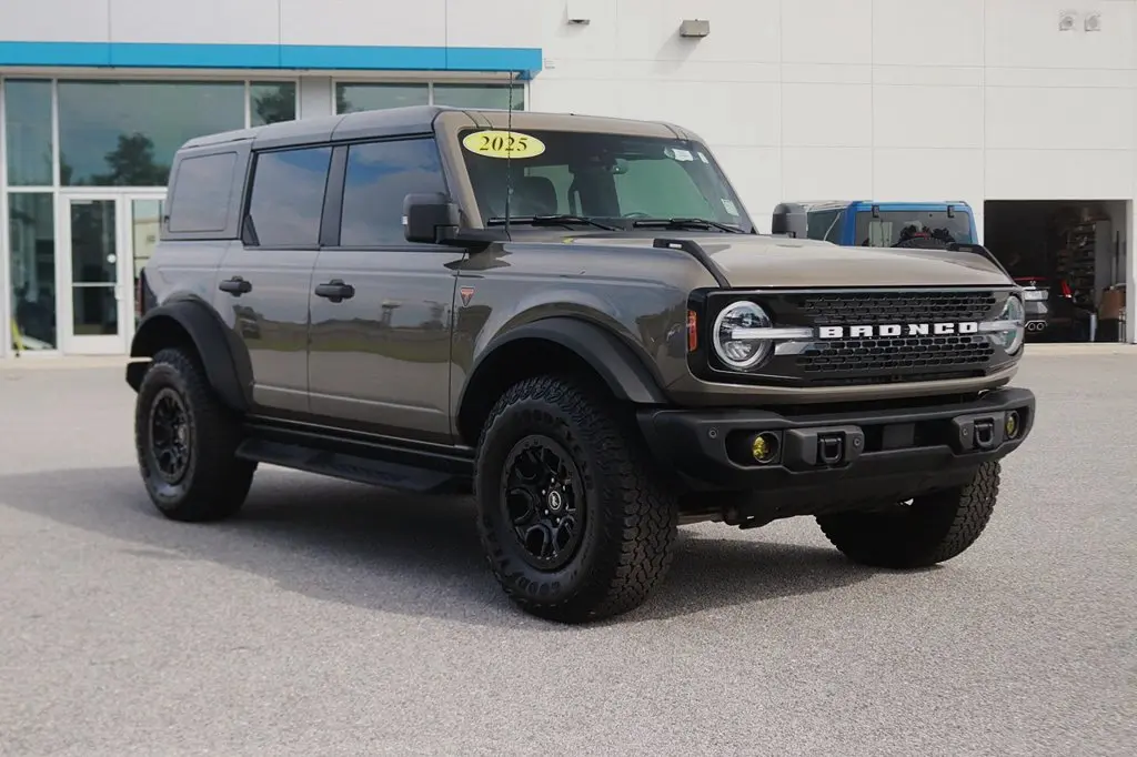 2025 Ford Bronco - $54,458