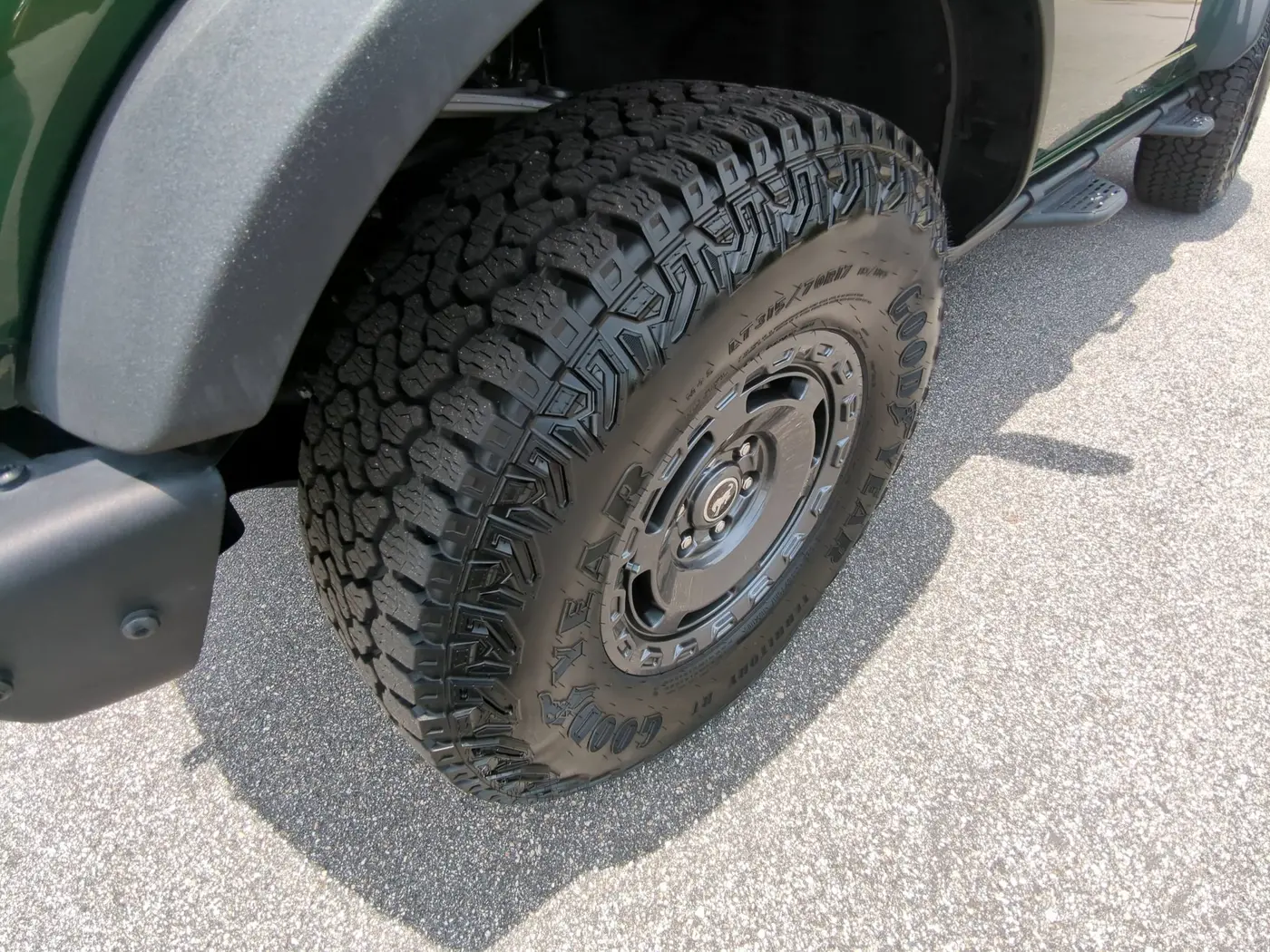 2025 Ford Bronco - $52,782