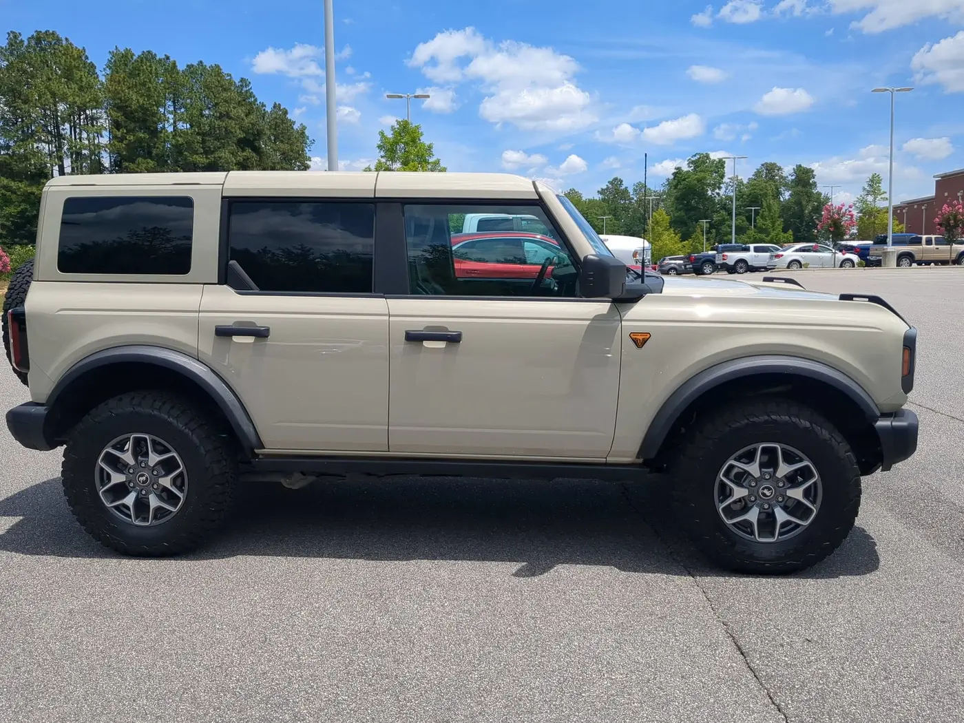 2025 Ford Bronco - $51,884