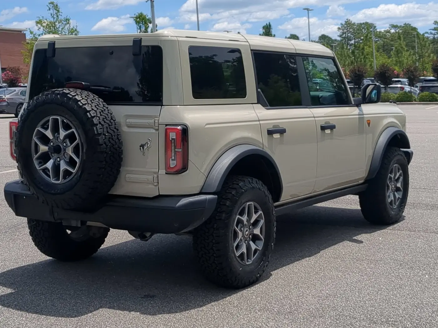 2025 Ford Bronco - $51,884