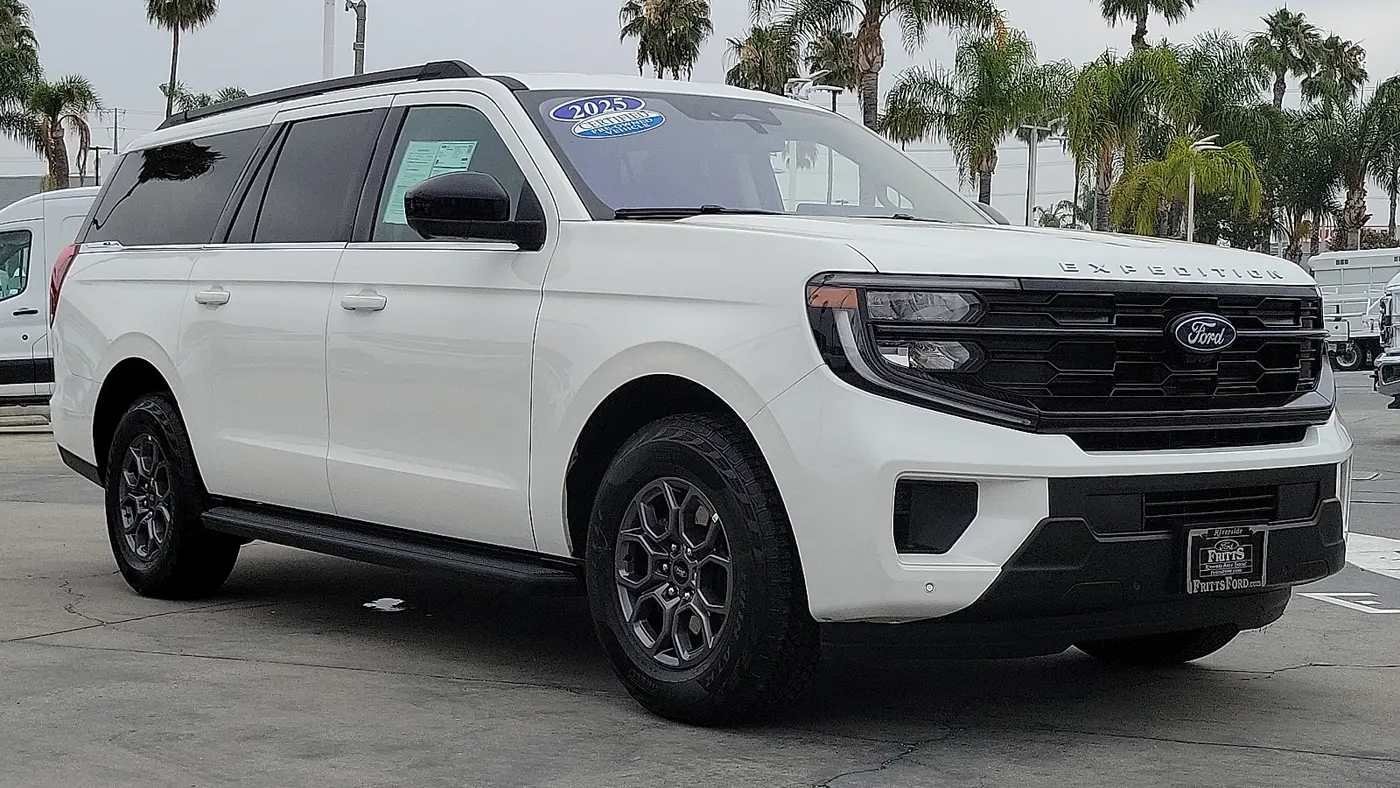 2025 Ford Expedition MAX Active