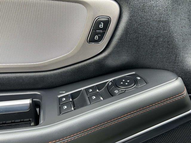 2025 Ford Expedition - $49,990