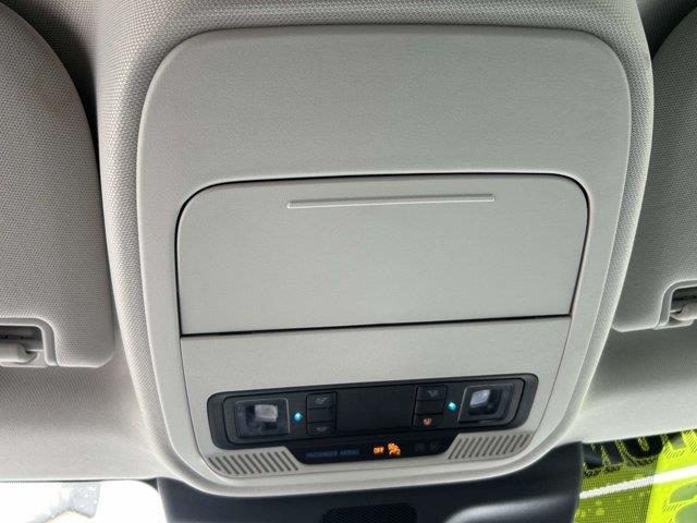 2025 Ford Expedition - $49,990