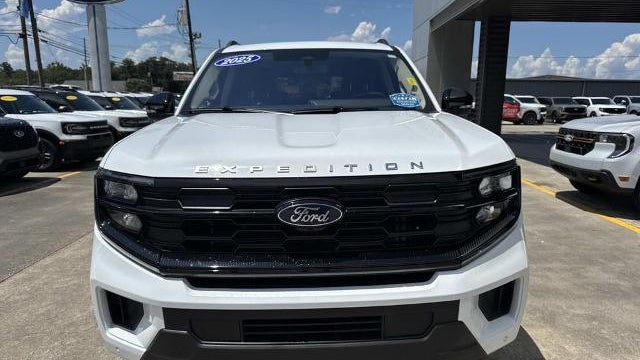 2025 Ford Expedition MAX Active