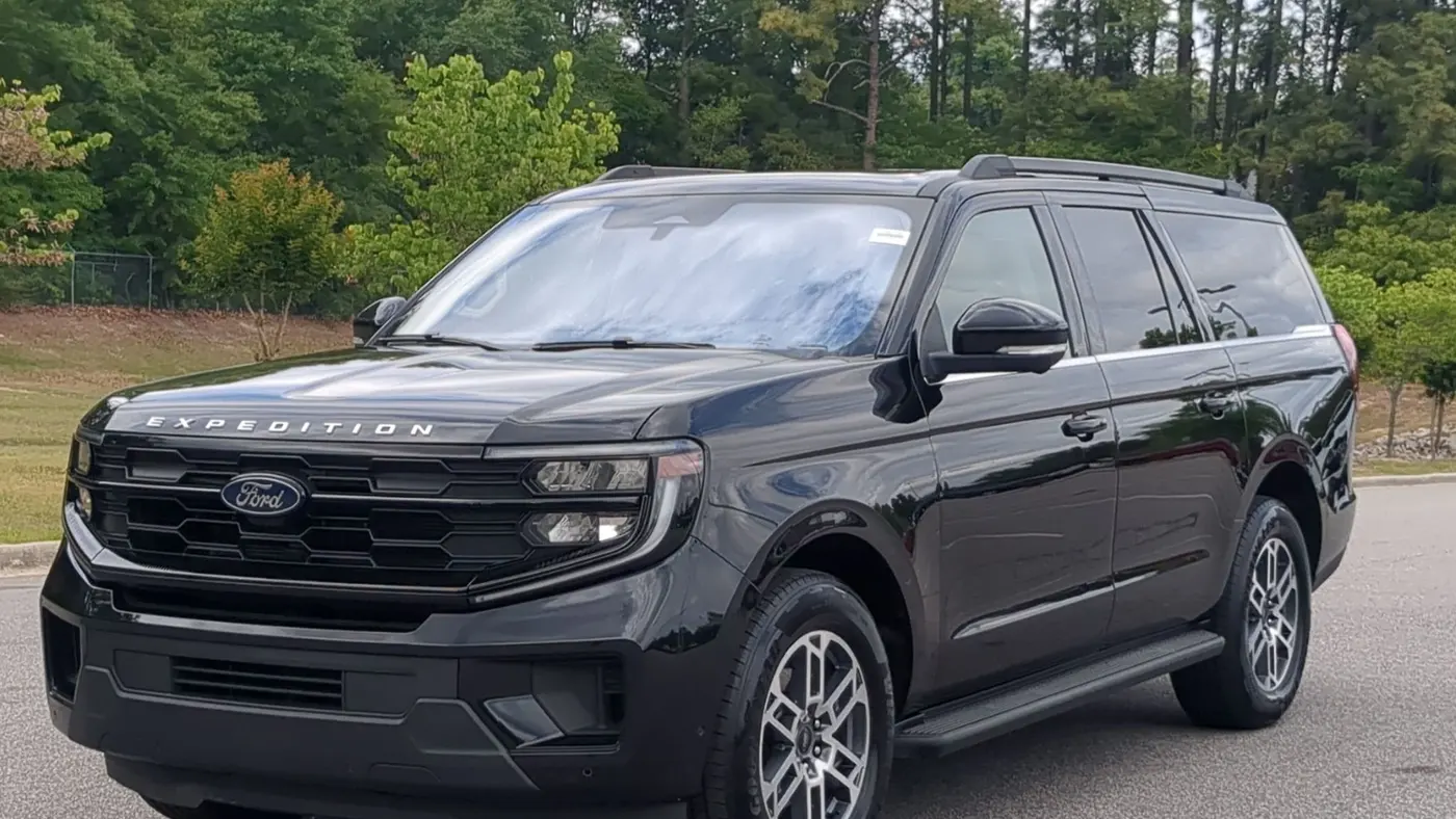 2025 Ford Expedition MAX Active