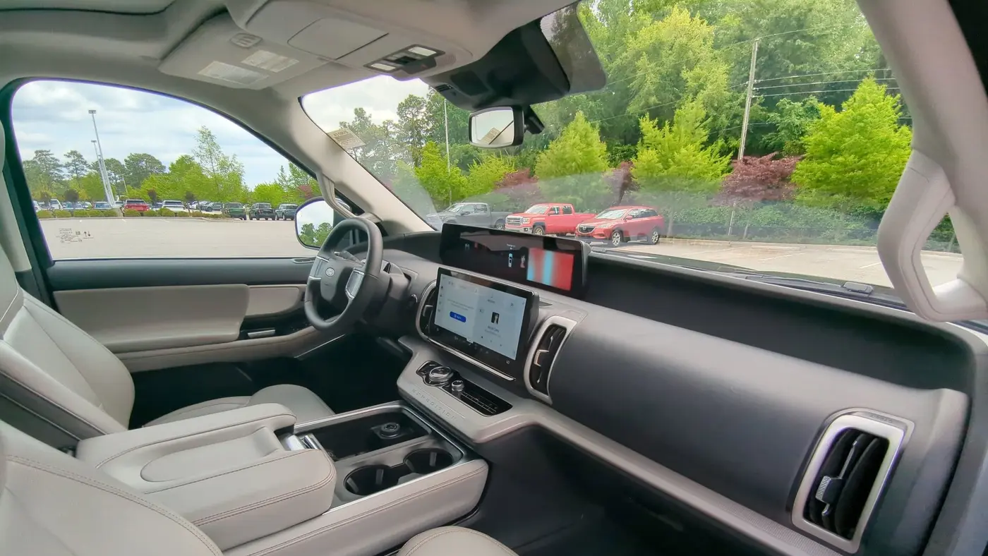 2025 Ford Expedition MAX Active