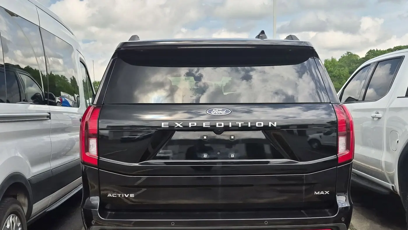 2025 Ford Expedition MAX Active