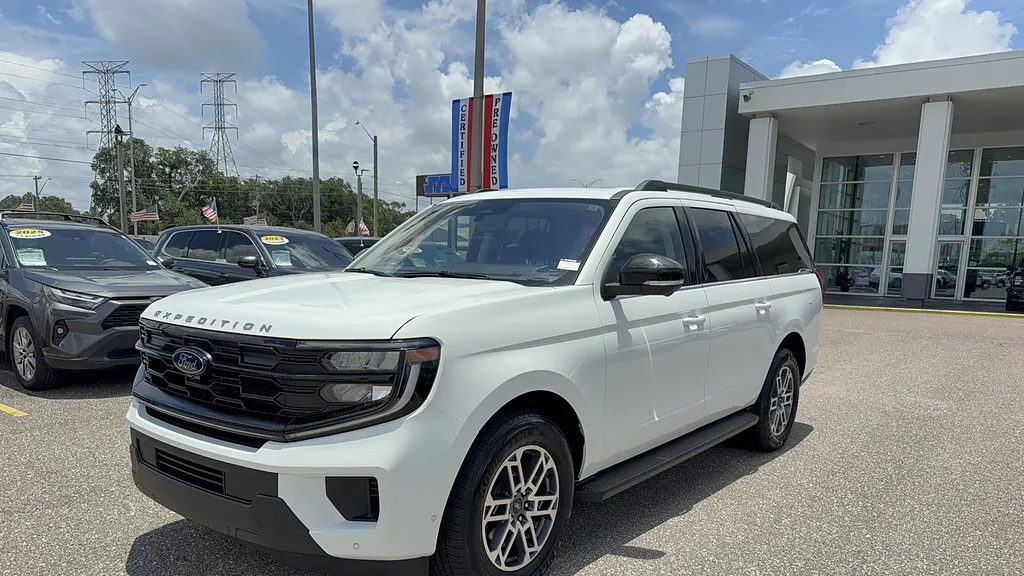 2025 Ford Expedition MAX Active
