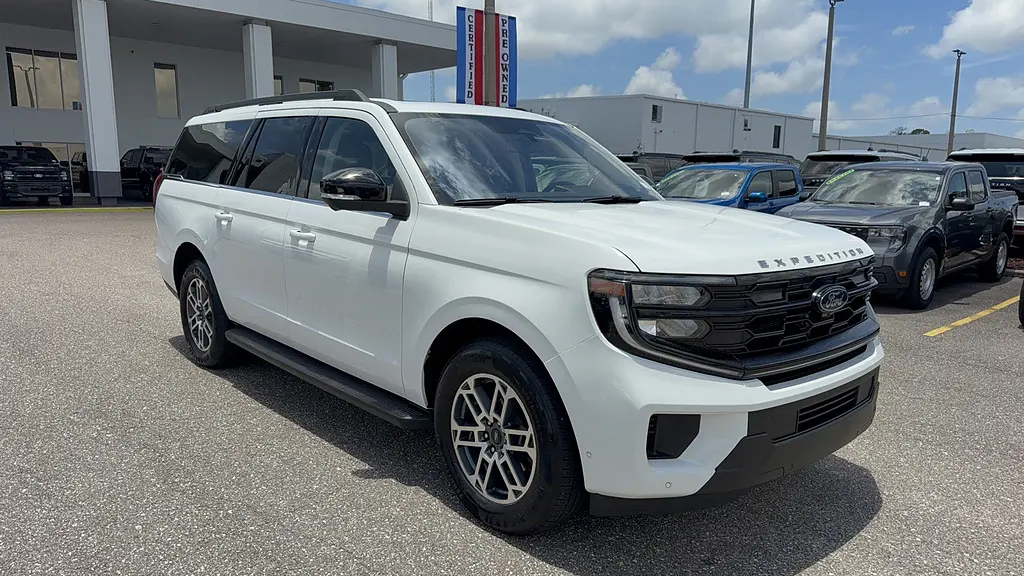 2025 Ford Expedition MAX Active