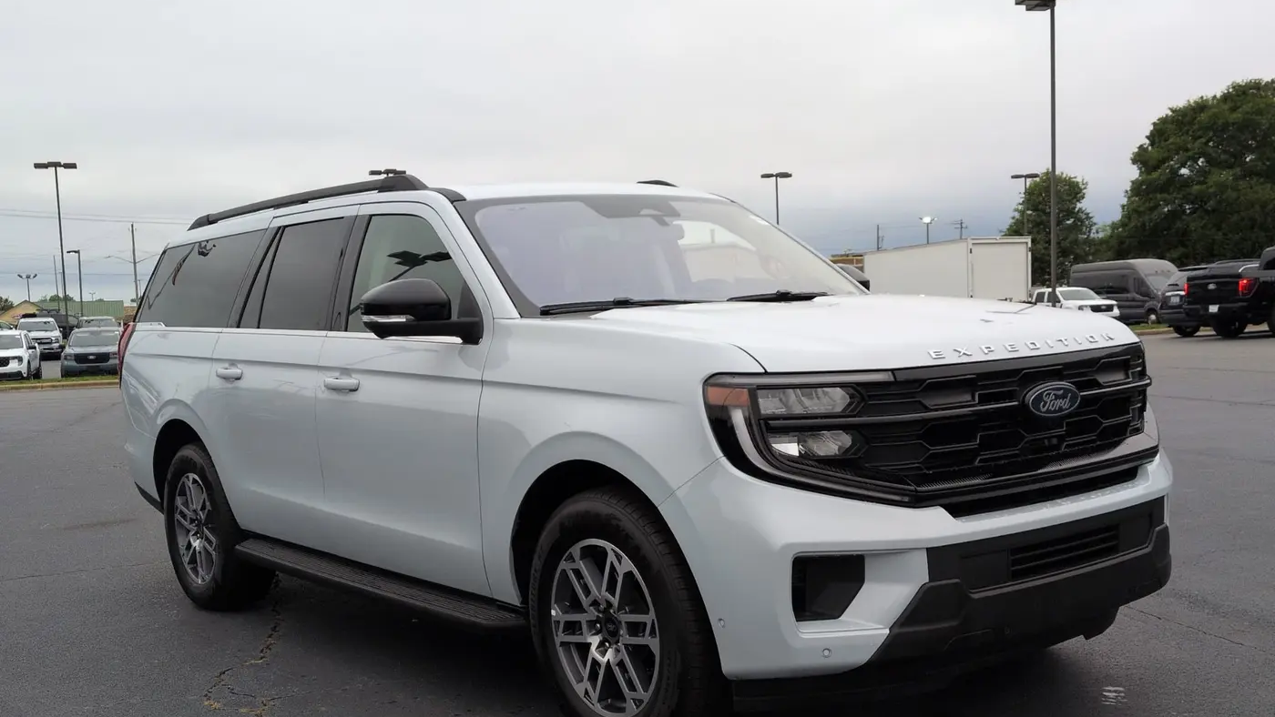 2025 Ford Expedition MAX Active