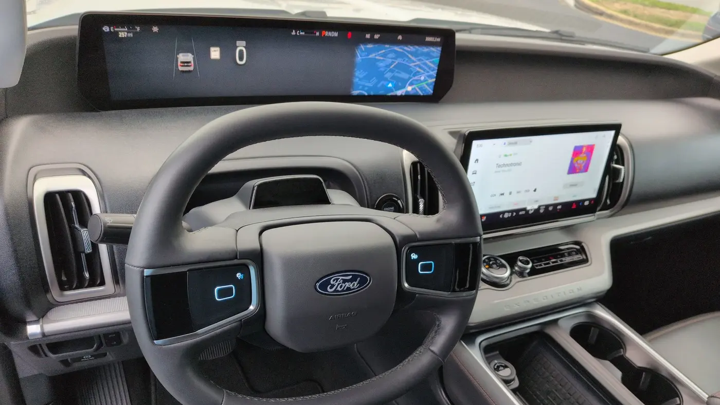 2025 Ford Expedition MAX Active