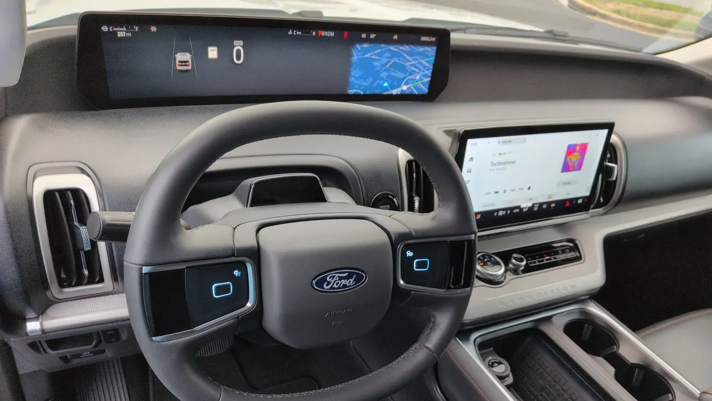 2025 Ford Expedition MAX Active