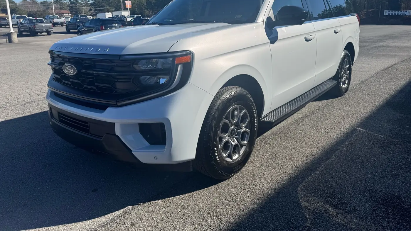 2025 Ford Expedition MAX Active