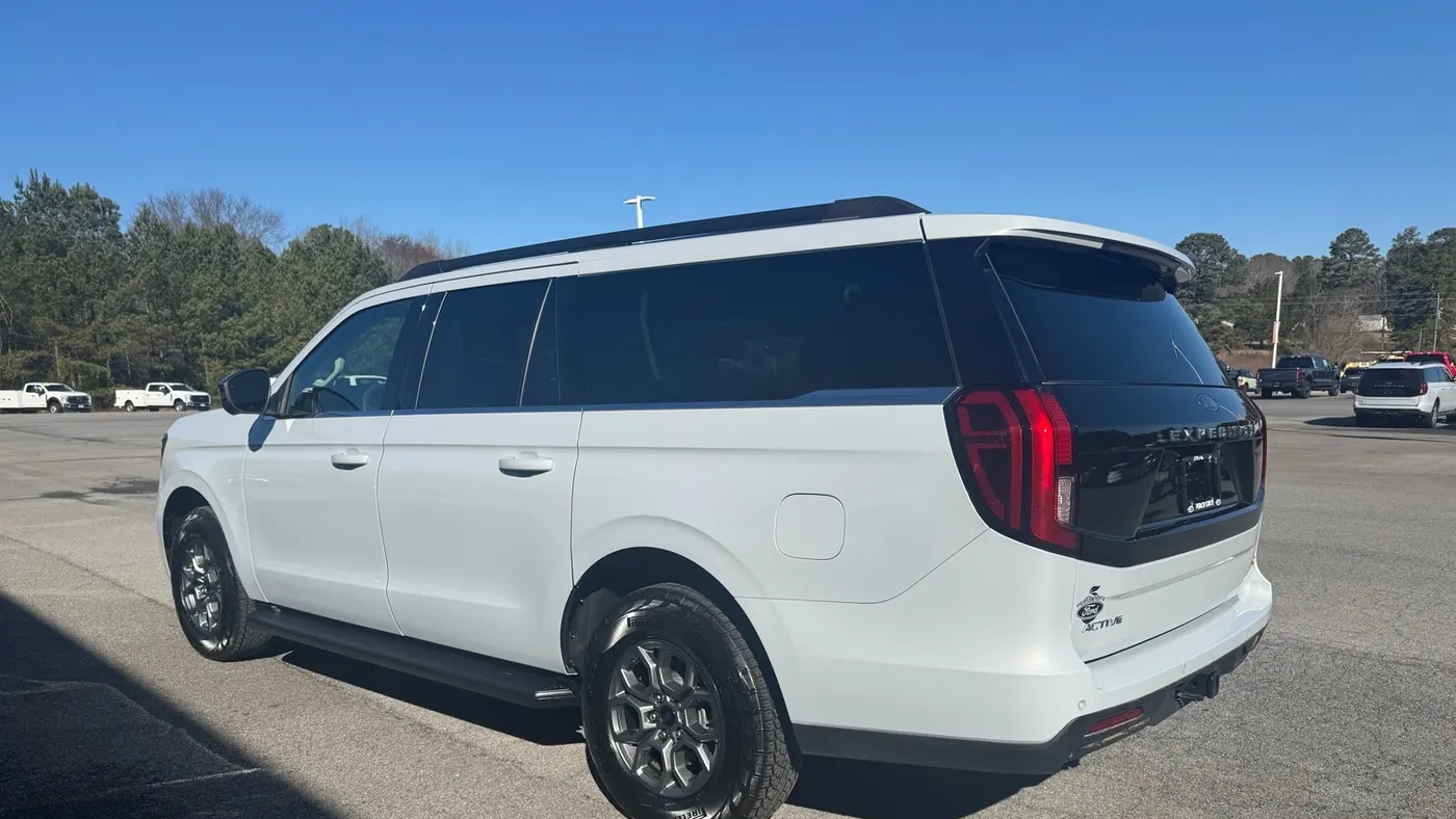 2025 Ford Expedition MAX Active