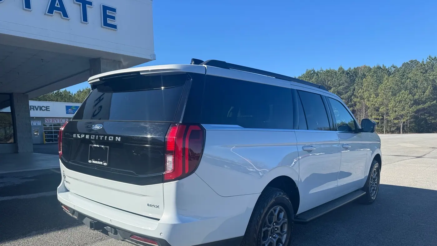 2025 Ford Expedition MAX Active