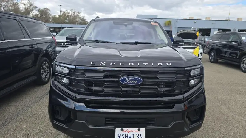 2025 Ford Expedition MAX Active