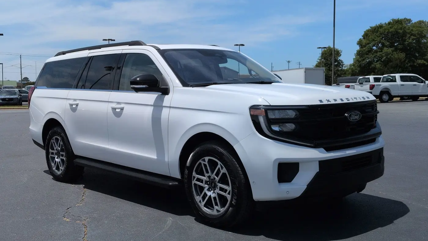 2025 Ford Expedition MAX Active