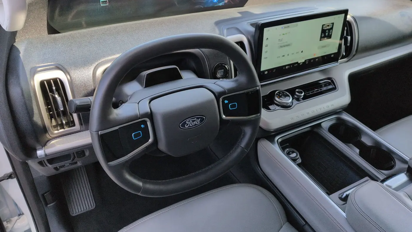 2025 Ford Expedition MAX Active