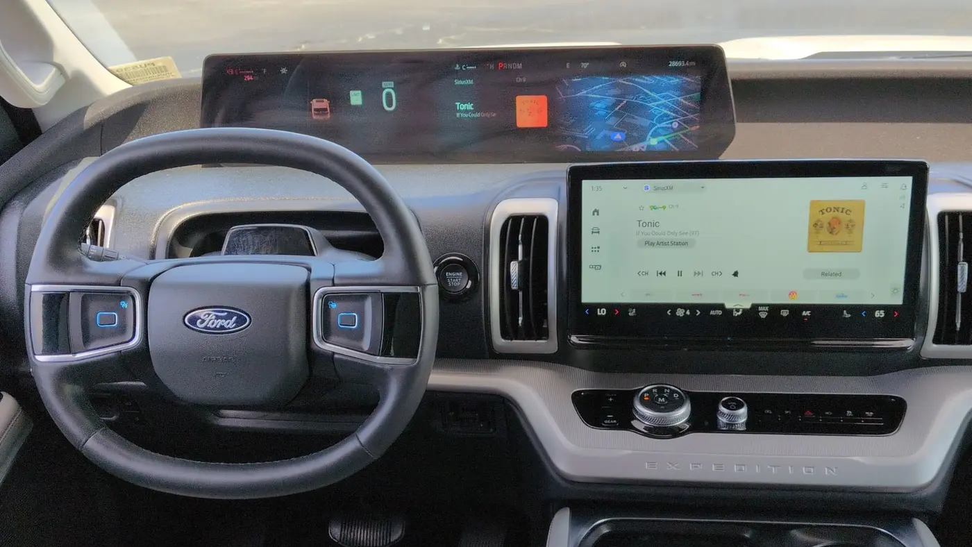 2025 Ford Expedition MAX Active