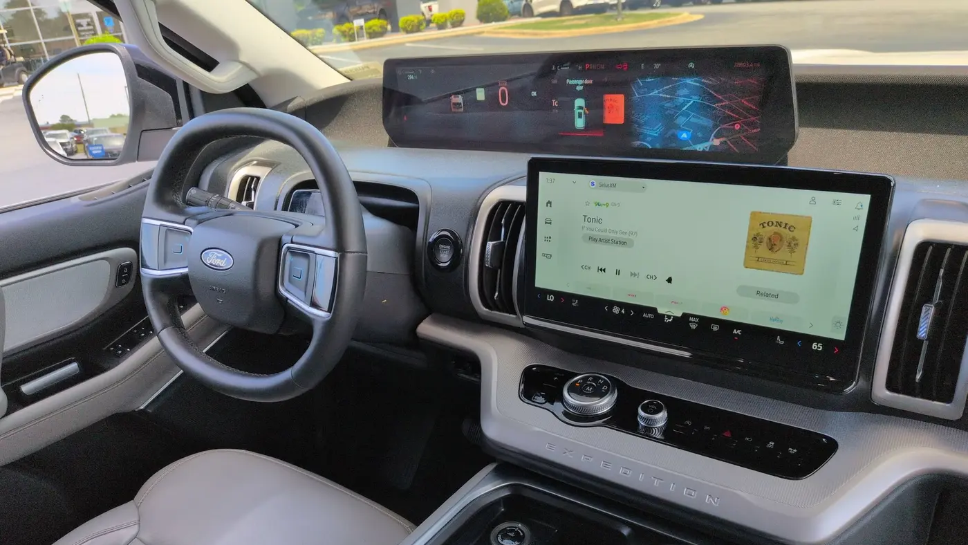 2025 Ford Expedition MAX Active