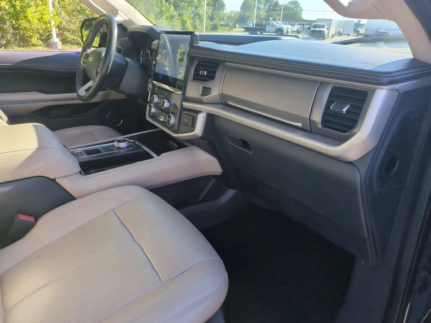 2022 Ford Expedition - $26,500