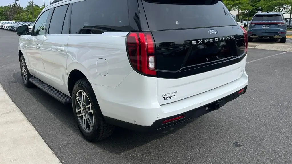 2025 Ford Expedition MAX Active