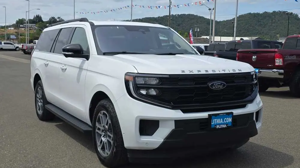 2025 Ford Expedition MAX Active