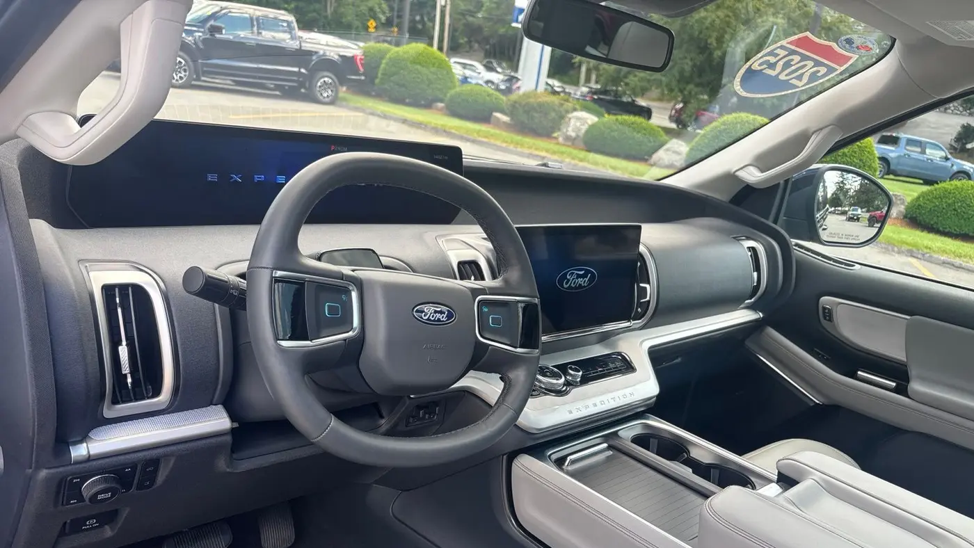 2025 Ford Expedition MAX Active
