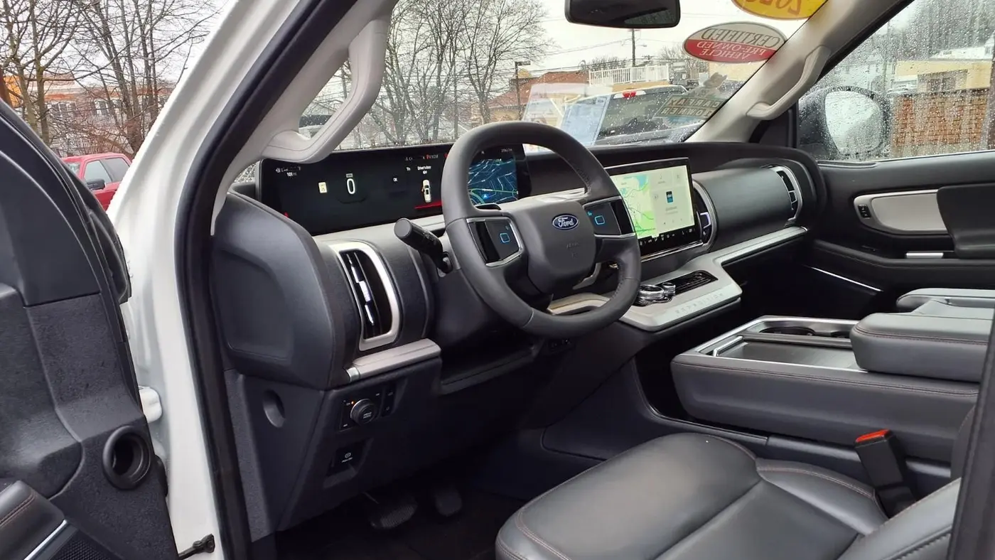 2025 Ford Expedition MAX Active