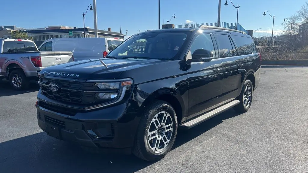 2025 Ford Expedition MAX Active