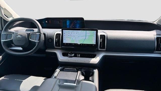 2025 Ford Expedition MAX Active