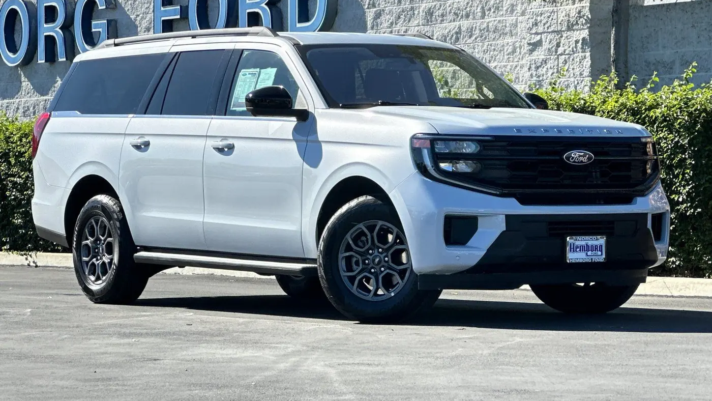 2025 Ford Expedition MAX Active