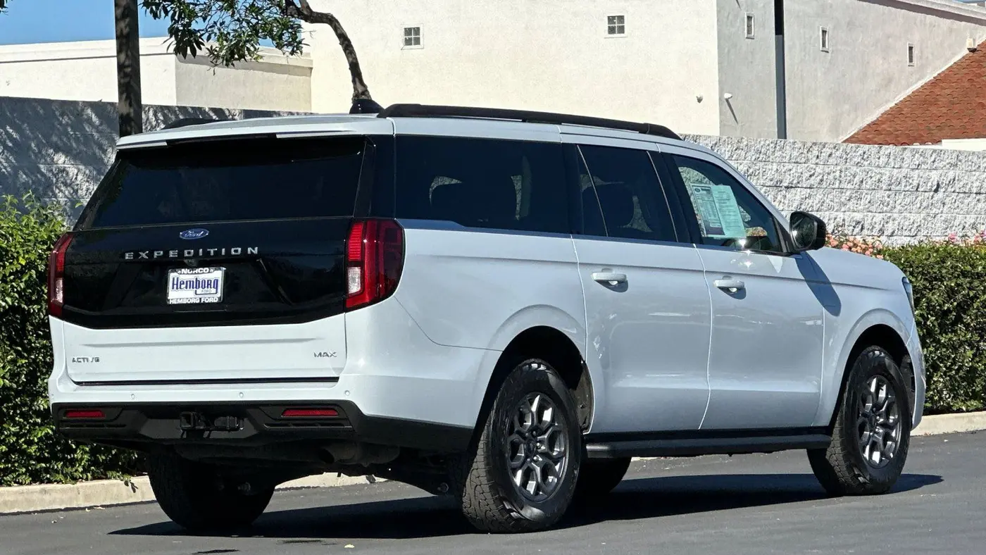 2025 Ford Expedition MAX Active