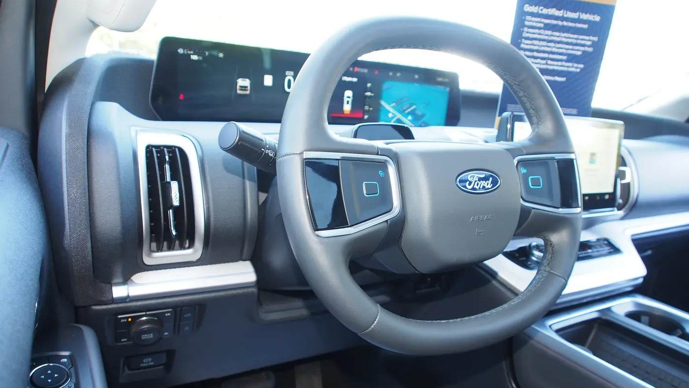2025 Ford Expedition MAX Active