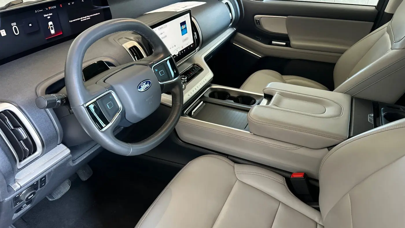 2025 Ford Expedition MAX Active