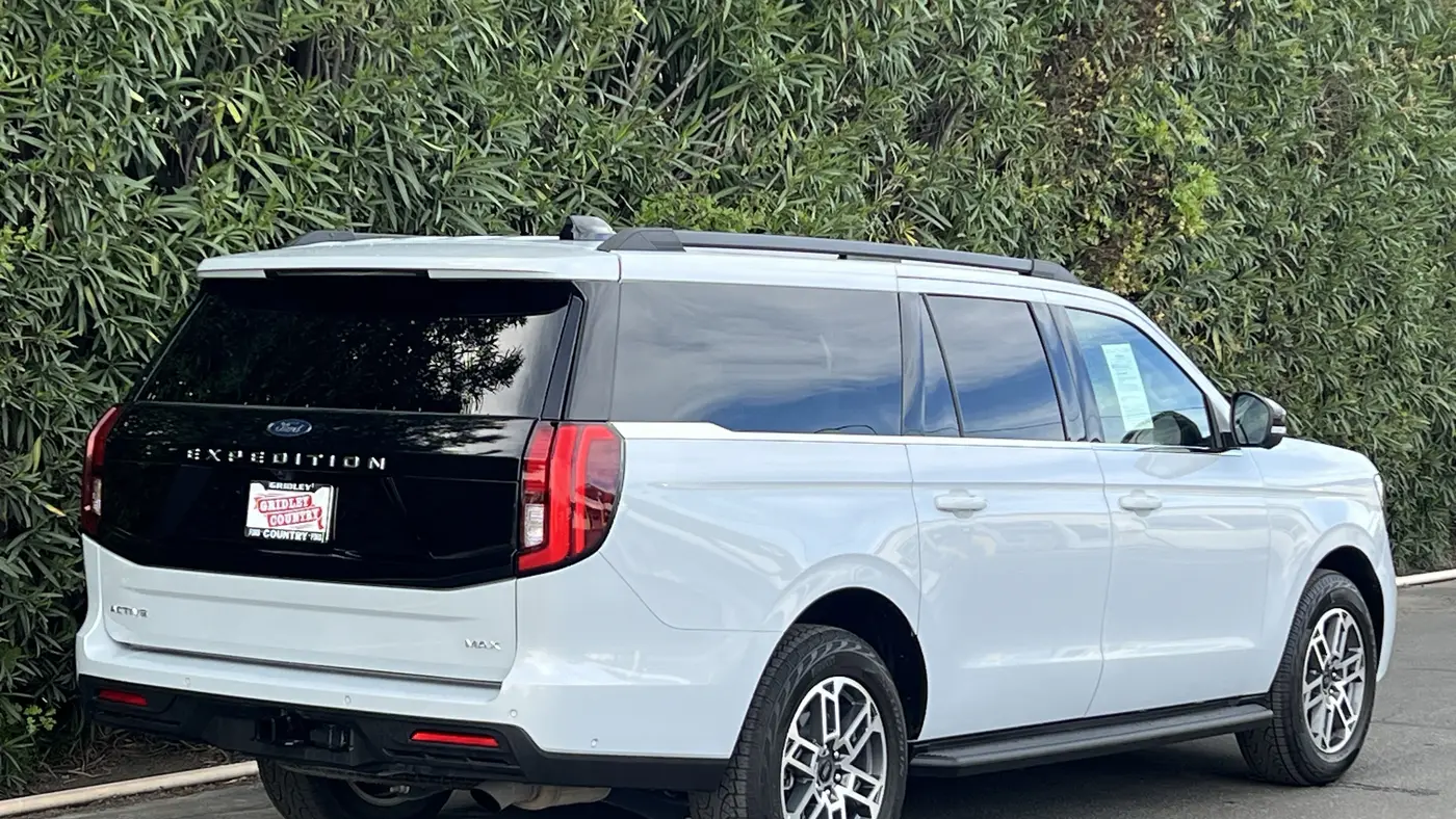 2025 Ford Expedition MAX Active
