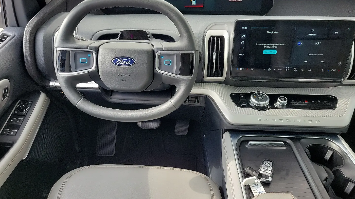 2025 Ford Expedition MAX Active